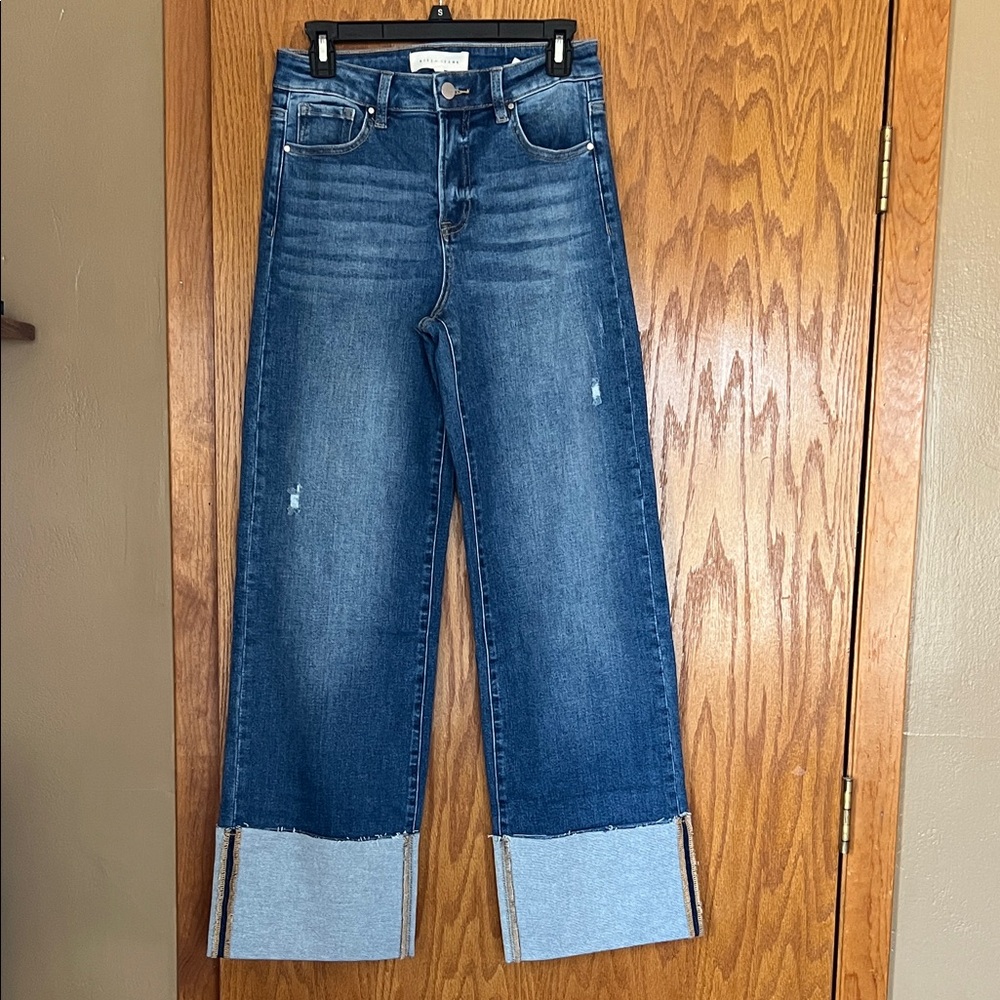 High-Rise Wide-Leg Jeans in Dark Blue with Cuffed Hem
